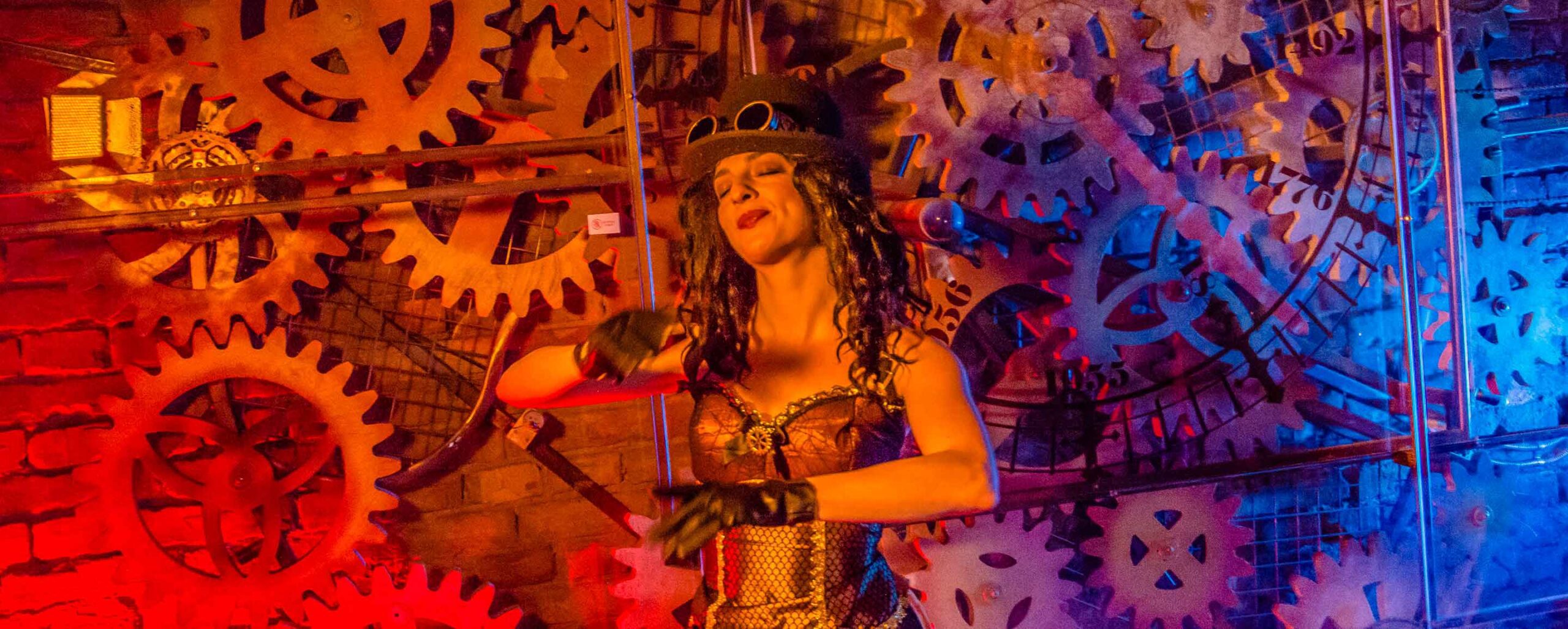 2025. áprilisban a hónap pályája: Az időgép